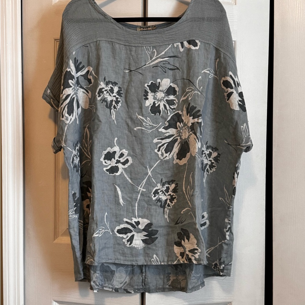 100% Linen Blue Gray Floral Short Sleeve Blouse with Relaxed Fit Made in Italy